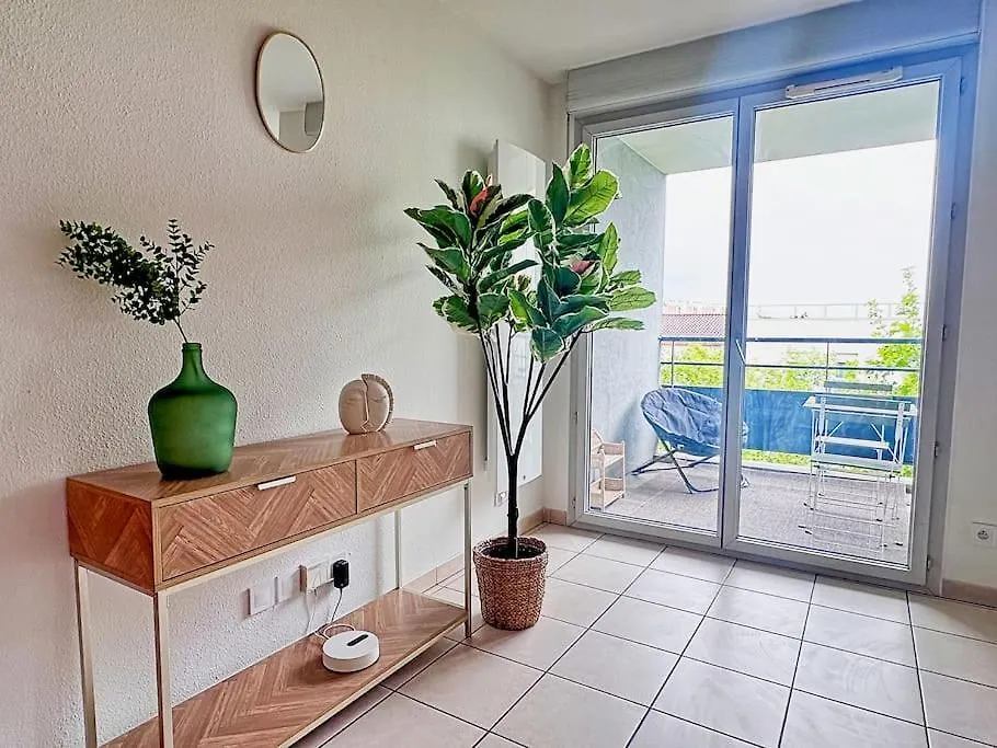 Charmant T2 Terrasse, Garage Villeurbanne Apartment